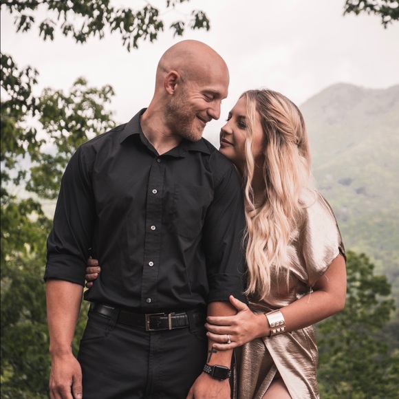 𝗠𝗲𝗲𝘁 𝘆𝗼𝘂𝗿 𝗯𝗼𝘂𝘁𝗶𝗾𝘂𝗲 𝗽𝗼𝘀𝗵𝗲𝗿 - Picture 3 of 8